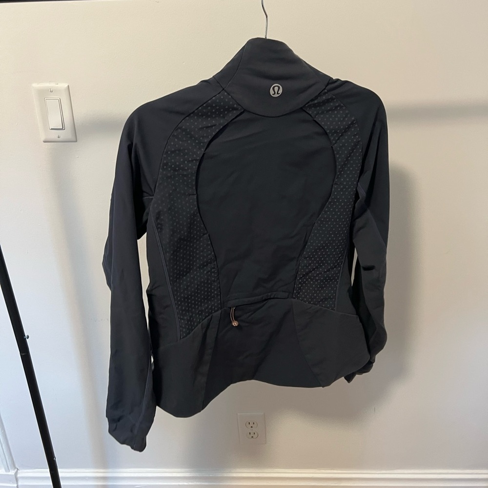 Lululemon windbreaker jacket